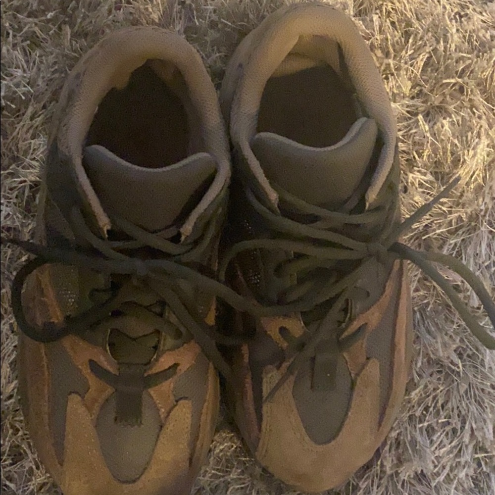 Yeezy 700